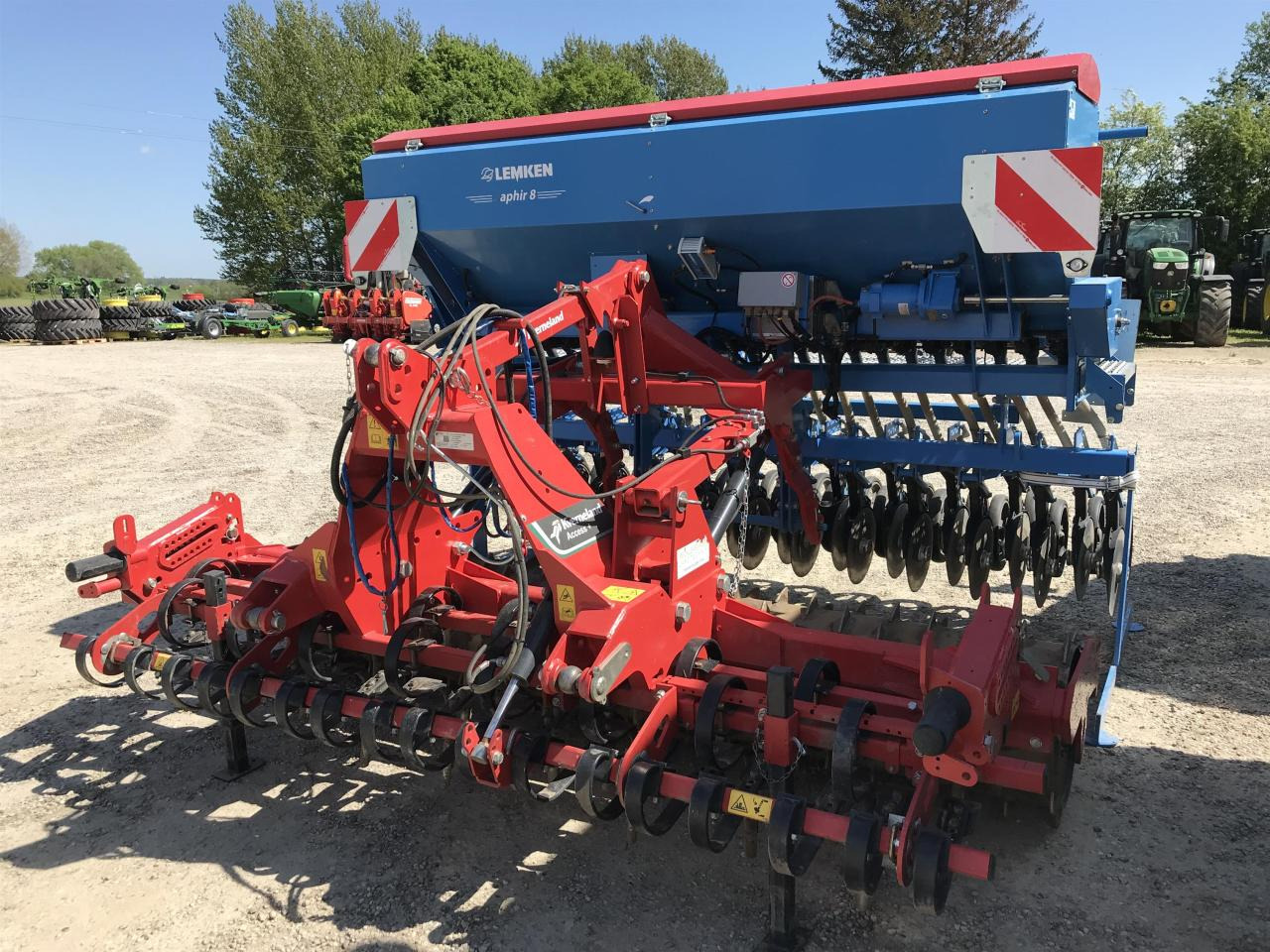 Lemken Saphir 8 Autoload - معدات بذار: صور 1 Lemken Saphir 8 Autoload - معدات بذار: صور 1