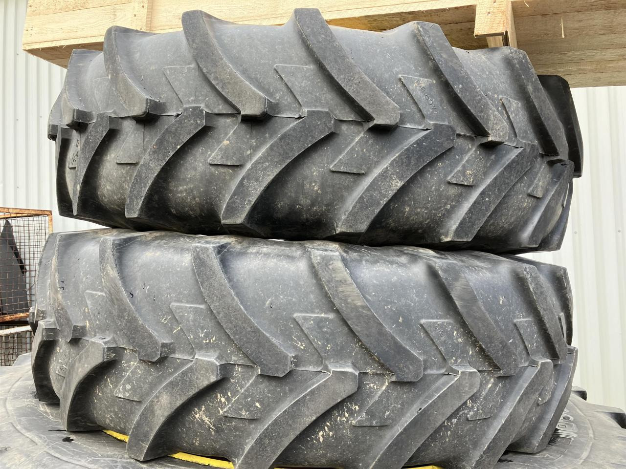 Michelin 420/85R34 - الإطارات - الآلات والماكينات الزراعية: صور 2 Michelin 420/85R34 - الإطارات - الآلات والماكينات الزراعية: صور 2