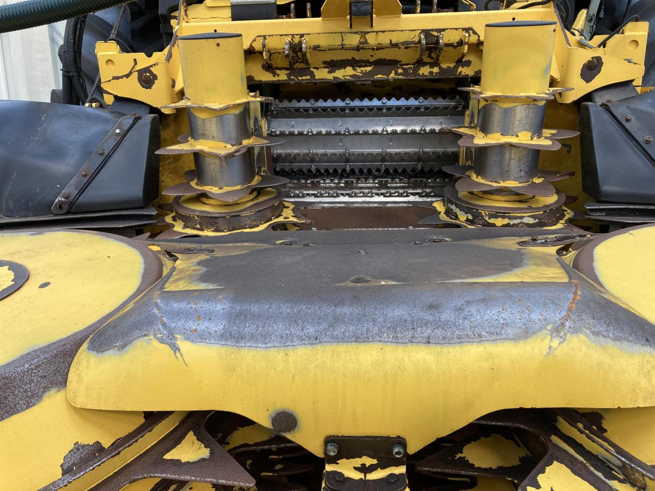 New Holland FR700 - حصادة الأعلاف: صور 5 New Holland FR700 - حصادة الأعلاف: صور 5