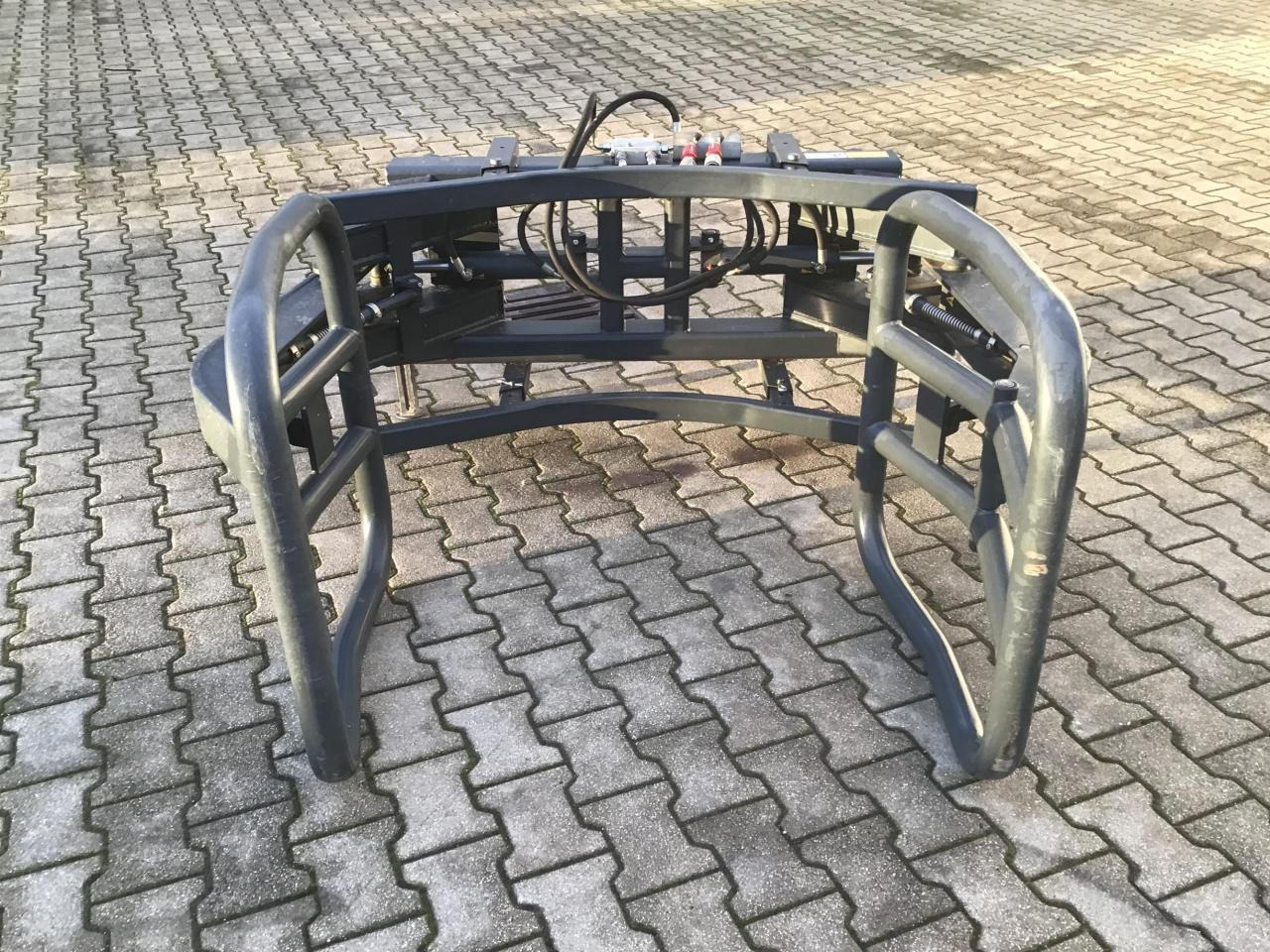 Saphir Folienballenzange FBZ - لوادر وحفارات أمامية: صور 1 Saphir Folienballenzange FBZ - لوادر وحفارات أمامية: صور 1