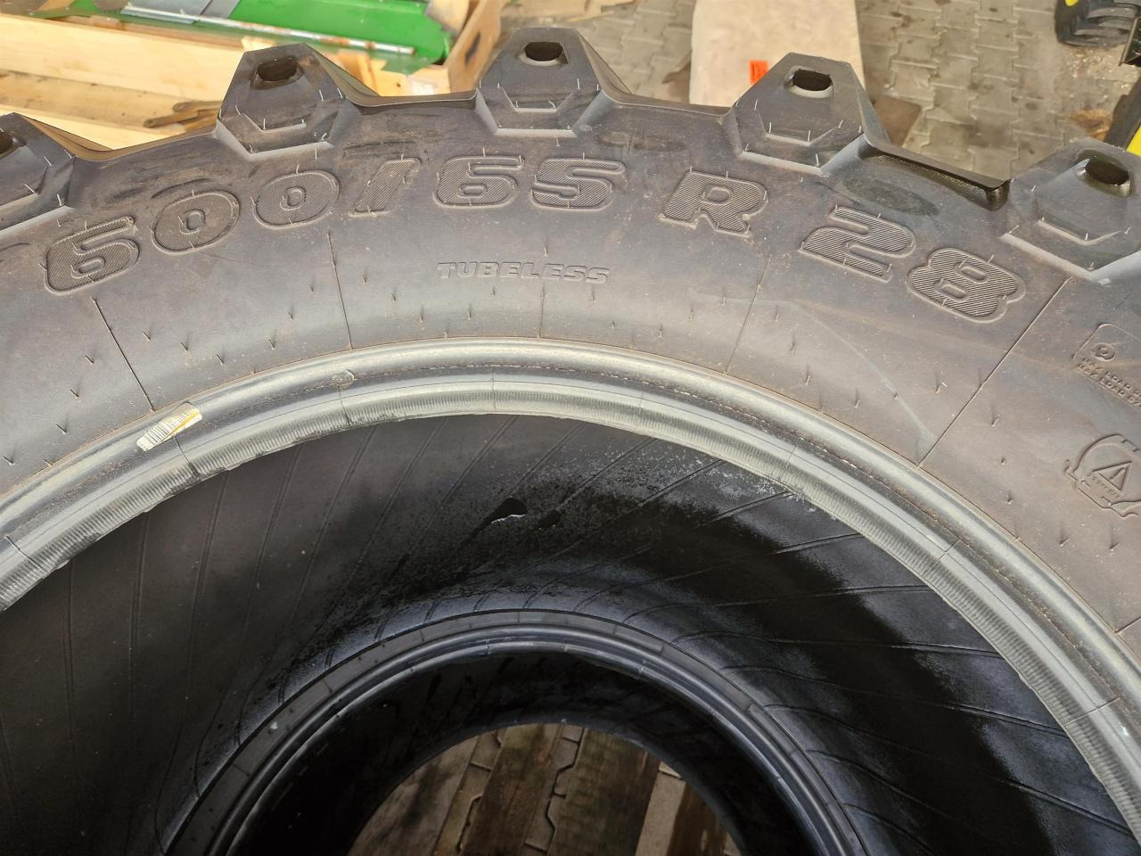 Trelleborg 600/65R28 - الإطارات - الآلات والماكينات الزراعية: صور 2 Trelleborg 600/65R28 - الإطارات - الآلات والماكينات الزراعية: صور 2