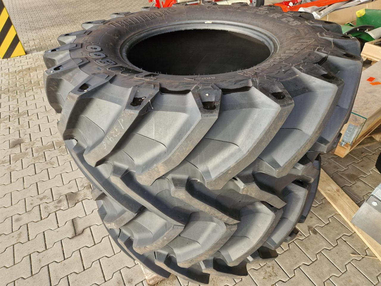 Trelleborg 600/65R28 - الإطارات - الآلات والماكينات الزراعية: صور 1 Trelleborg 600/65R28 - الإطارات - الآلات والماكينات الزراعية: صور 1