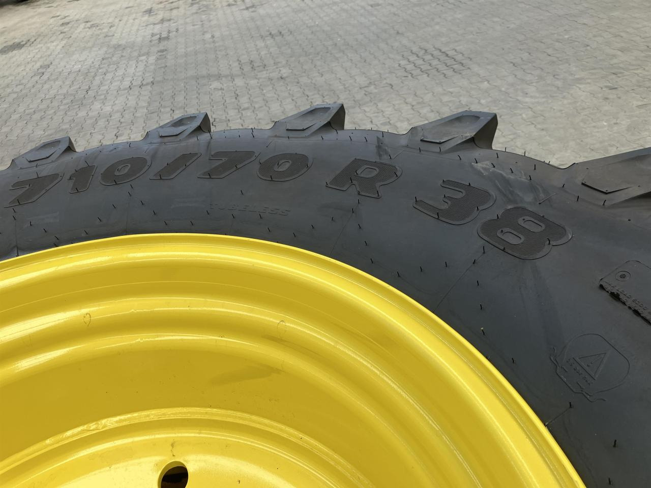 Trelleborg 710/70R38 - الإطارات - الآلات والماكينات الزراعية: صور 2 Trelleborg 710/70R38 - الإطارات - الآلات والماكينات الزراعية: صور 2