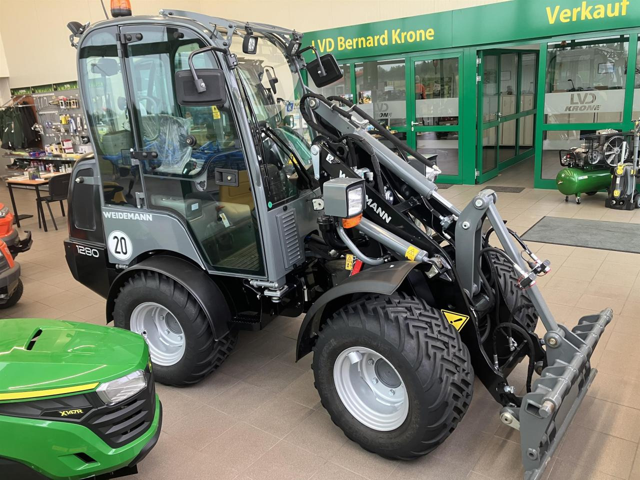 Weidemann 1280 - اللودر بعجل: صور 2 Weidemann 1280 - اللودر بعجل: صور 2