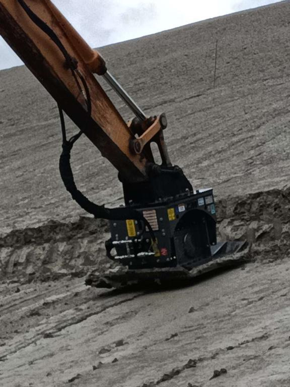 CM Crusher PV 60.100 Vibrating Plate - صفائح اهتزازية: صور 1 CM Crusher PV 60.100 Vibrating Plate - صفائح اهتزازية: صور 1