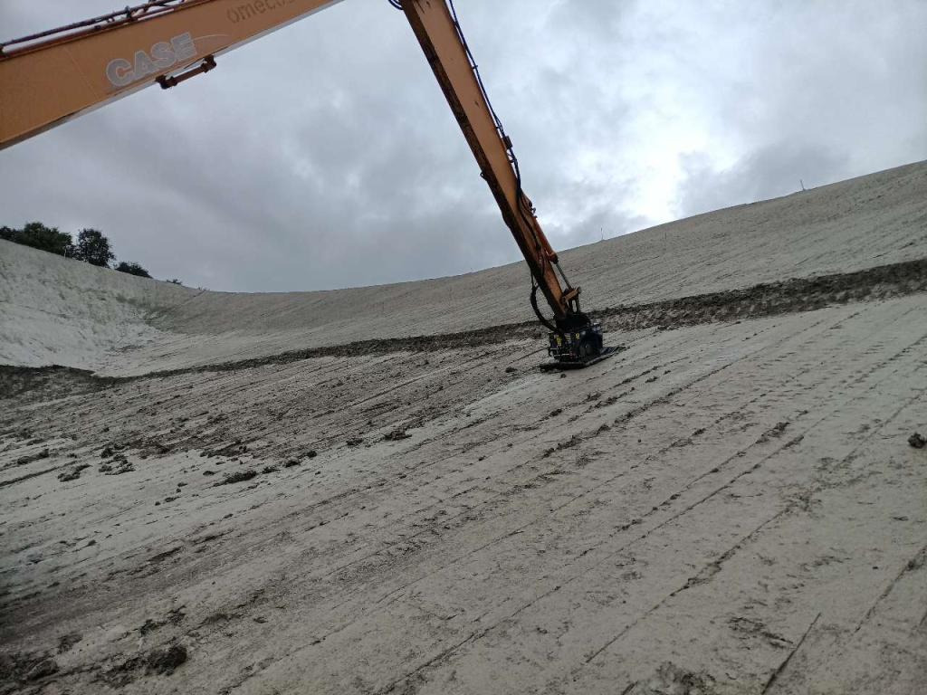 CM Crusher PV 60.100 Vibrating Plate - صفائح اهتزازية: صور 2 CM Crusher PV 60.100 Vibrating Plate - صفائح اهتزازية: صور 2
