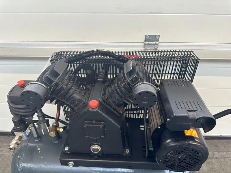 COMPRESSOR Contimac CM410/10/50W 3 PK 400 L / min 10 Bar Elektrische Zuigercompressor - ضاغط الهواء: صور 5 COMPRESSOR Contimac CM410/10/50W 3 PK 400 L / min 10 Bar Elektrische Zuigercompressor - ضاغط الهواء: صور 5