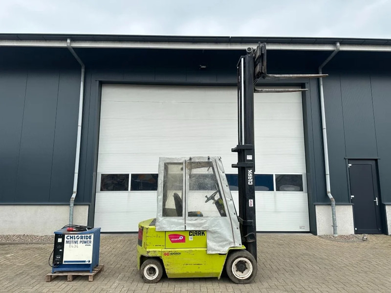 Clark EPM25N 2.5 ton Duplex Sideshift Elektra Heftruck - رافعة شوكية كهربائية: صور 3 Clark EPM25N 2.5 ton Duplex Sideshift Elektra Heftruck - رافعة شوكية كهربائية: صور 3