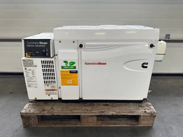 Cummins Onan MDKBP Kubota 4 cilinder Diesel 13.5 kVA Marine Silent generatorset - مجموعة المولدات: صور 1 Cummins Onan MDKBP Kubota 4 cilinder Diesel 13.5 kVA Marine Silent generatorset - مجموعة المولدات: صور 1