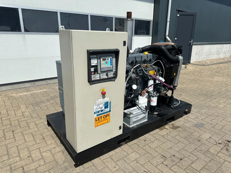 Deutz BF4M 1013 EC Mecc Alte Spa 105 kVA noodstroom generatorset met ATS Automatische Netovername - مجموعة المولدات: صور 5 Deutz BF4M 1013 EC Mecc Alte Spa 105 kVA noodstroom generatorset met ATS Automatische Netovername - مجموعة المولدات: صور 5