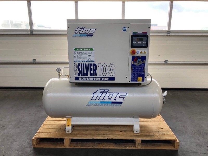 Fiac New Silver 10 / 300 Silent 7.5 kW 860 L / min 10 bar Elektrische Schroefcompressor met ketel - ضاغط الهواء: صور 2 Fiac New Silver 10 / 300 Silent 7.5 kW 860 L / min 10 bar Elektrische Schroefcompressor met ketel - ضاغط الهواء: صور 2