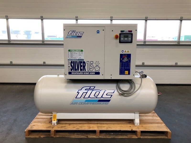 Fiac New Silver 15 / 500 Silent 11 kW 1430 L / min Elektrische Schroefcompressor met ketel - ضاغط الهواء: صور 2 Fiac New Silver 15 / 500 Silent 11 kW 1430 L / min Elektrische Schroefcompressor met ketel - ضاغط الهواء: صور 2