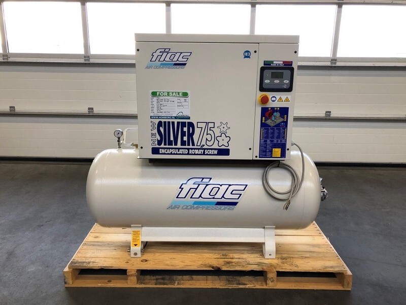 Fiac New Silver 7.5 / 300 Silent 5.5 kW 720 L / min 10 Bar Elektrische schroefcompressor met ketel - ضاغط الهواء: صور 2 Fiac New Silver 7.5 / 300 Silent 5.5 kW 720 L / min 10 Bar Elektrische schroefcompressor met ketel - ضاغط الهواء: صور 2