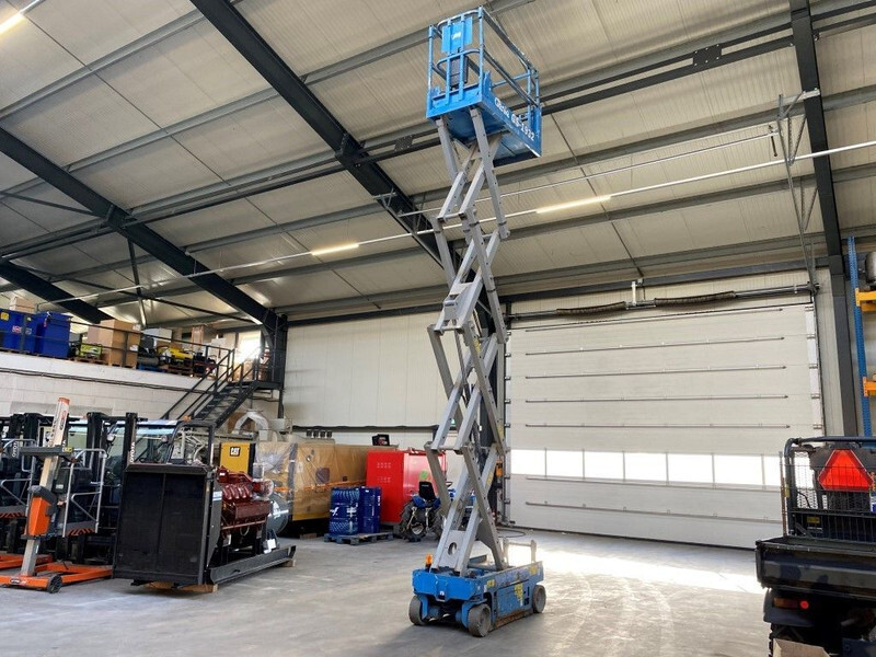 رافعات مقصية Genie GS 1932 Elektrische Schaarhoogwerker 7.8 meter werkhoogte 304 uur !: صور 13