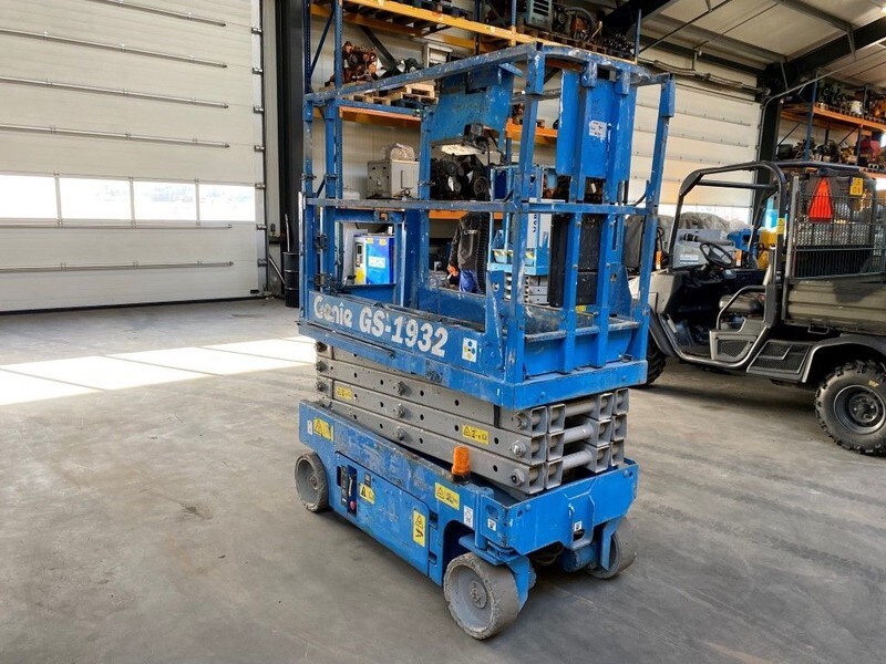 Genie GS 1932 Elektrische Schaarhoogwerker 7.8 meter werkhoogte 304 uur ! - رافعات مقصية: صور 2 Genie GS 1932 Elektrische Schaarhoogwerker 7.8 meter werkhoogte 304 uur ! - رافعات مقصية: صور 2
