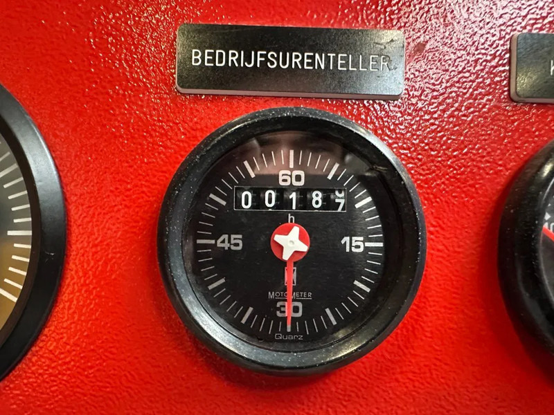 Iveco 8361 SRM 32.00 Van Wijk & Boerma 567 m3 / h 295 PK 8.6 Bar Diesel Waterpomp Firepack - مضخة مياه: صور 4 Iveco 8361 SRM 32.00 Van Wijk & Boerma 567 m3 / h 295 PK 8.6 Bar Diesel Waterpomp Firepack - مضخة مياه: صور 4