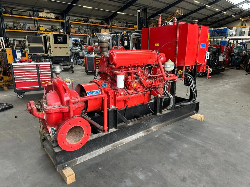 Iveco 8361 SRM 32.00 Van Wijk & Boerma 567 m3 / h 295 PK 8.6 bar Diesel Waterpompset Firepack - مضخة مياه: صور 1 Iveco 8361 SRM 32.00 Van Wijk & Boerma 567 m3 / h 295 PK 8.6 bar Diesel Waterpompset Firepack - مضخة مياه: صور 1