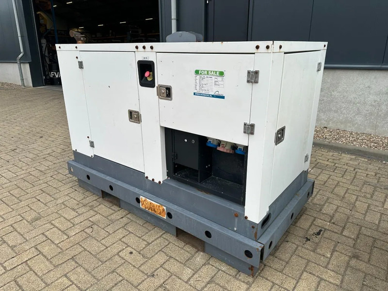 Iveco FPT F32 AM1A Leroy Somer 32 kVA Silent generatorset 28 hours ! - مجموعة المولدات: صور 4 Iveco FPT F32 AM1A Leroy Somer 32 kVA Silent generatorset 28 hours ! - مجموعة المولدات: صور 4