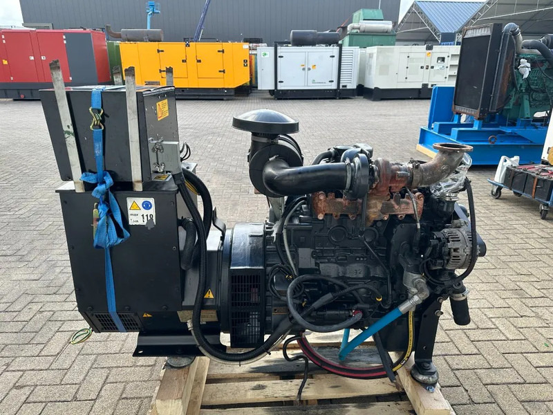 Iveco FPT NEF45 SM1A.A0 Stamford 60 kVA generatorset - مجموعة المولدات: صور 2 Iveco FPT NEF45 SM1A.A0 Stamford 60 kVA generatorset - مجموعة المولدات: صور 2