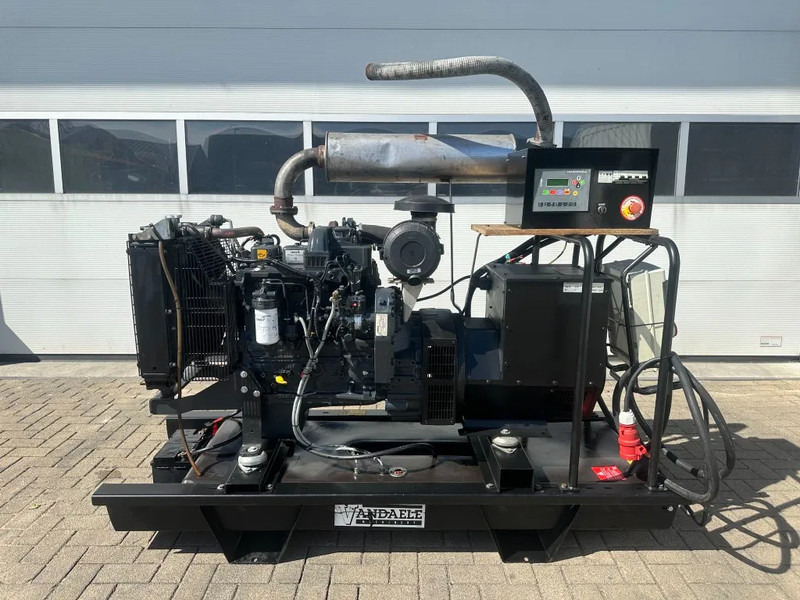 Iveco FPT NEF45 SM1A.A007 Himoinsa Stamford 66 kVA generatorset - مجموعة المولدات: صور 1 Iveco FPT NEF45 SM1A.A007 Himoinsa Stamford 66 kVA generatorset - مجموعة المولدات: صور 1