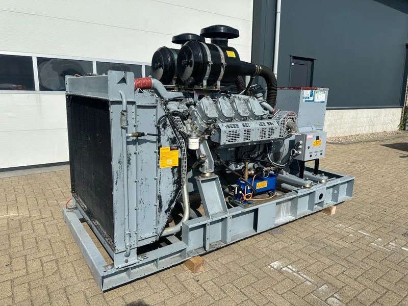 Iveco GE 8281 SRI27 00A71 Mecc Alte Spa 450 kVA generatorset ex Emergency 160 hours - مجموعة المولدات: صور 4 Iveco GE 8281 SRI27 00A71 Mecc Alte Spa 450 kVA generatorset ex Emergency 160 hours - مجموعة المولدات: صور 4