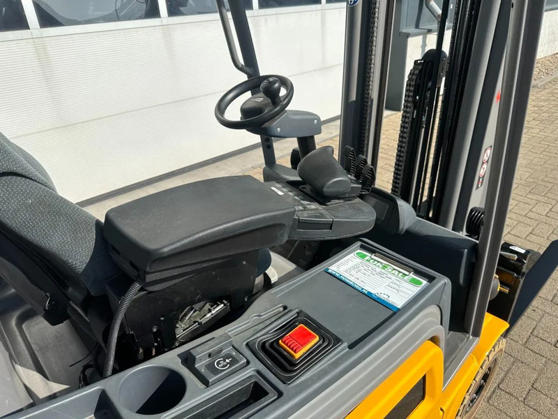 رافعة شوكية كهربائية Jungheinrich EFG 216K 1.6 ton Triplex Freelift Sideshift Elektra Heftruck Accu 2020: صور 6 رافعة شوكية كهربائية Jungheinrich EFG 216K 1.6 ton Triplex Freelift Sideshift Elektra Heftruck Accu 2020: صور 6