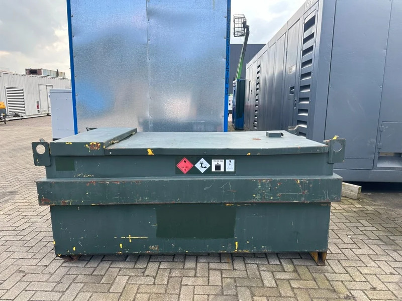 Kiwa IBC Steenbergen KIWA IBC 1500 liter dieseltank met handpomp - خزان تخزين: صور 1 Kiwa IBC Steenbergen KIWA IBC 1500 liter dieseltank met handpomp - خزان تخزين: صور 1