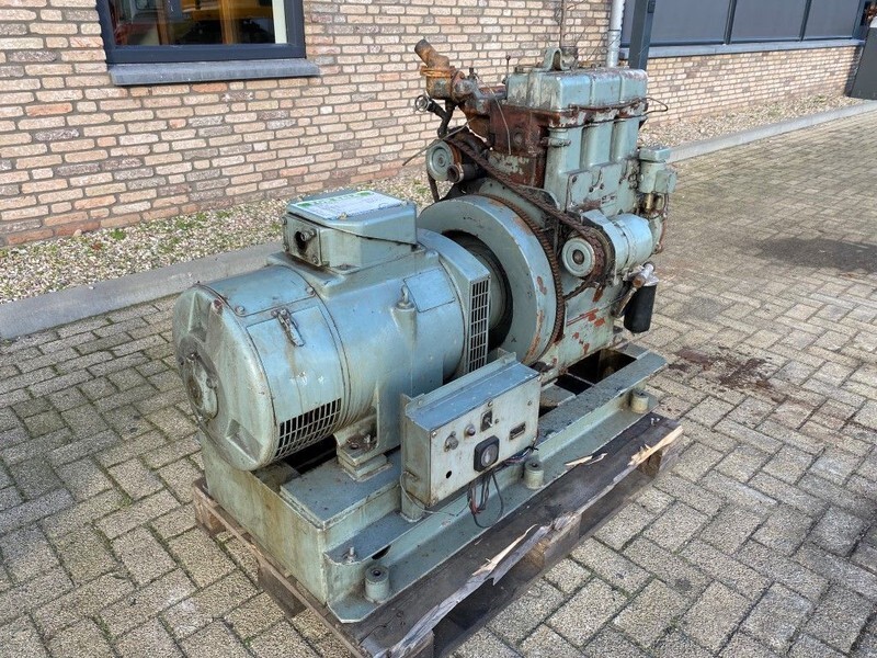 Lister HRW3A Stamford 25 kVA generatorset - مجموعة المولدات: صور 2 Lister HRW3A Stamford 25 kVA generatorset - مجموعة المولدات: صور 2
