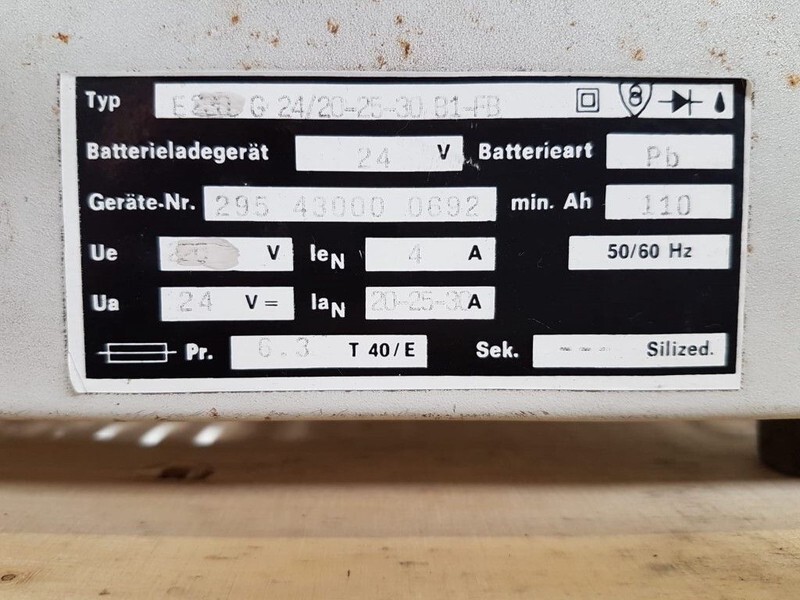 Acculader 24 Volt Acculader 230 Volt Battery Charger - الأدوات والمعدات: صور 3 Acculader 24 Volt Acculader 230 Volt Battery Charger - الأدوات والمعدات: صور 3