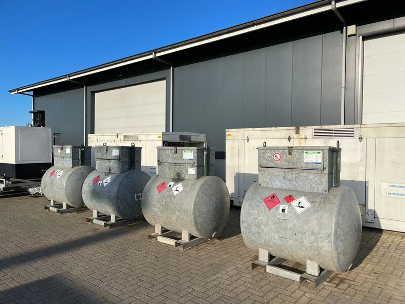 Dieseltank Rietberg 1000 liter Dieseltank Gegalvaniseerd IBC met keuring ! - خزان تخزين: صور 2 Dieseltank Rietberg 1000 liter Dieseltank Gegalvaniseerd IBC met keuring ! - خزان تخزين: صور 2