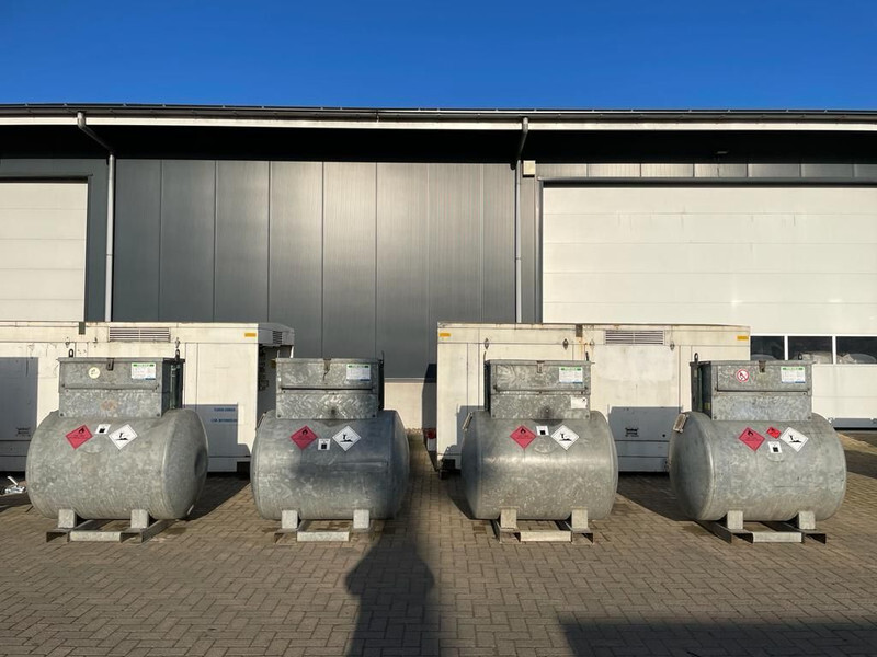 Dieseltank Rietberg 1000 liter Dieseltank Gegalvaniseerd IBC met keuring ! - خزان تخزين: صور 1 Dieseltank Rietberg 1000 liter Dieseltank Gegalvaniseerd IBC met keuring ! - خزان تخزين: صور 1