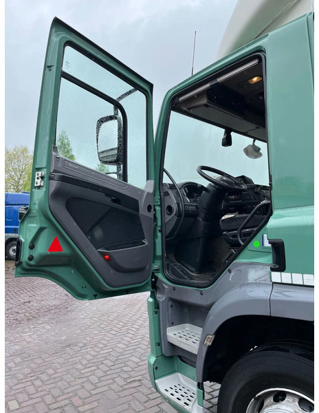 بصندوق مغلق شاحنة DAF CF 230 FA: صور 19
