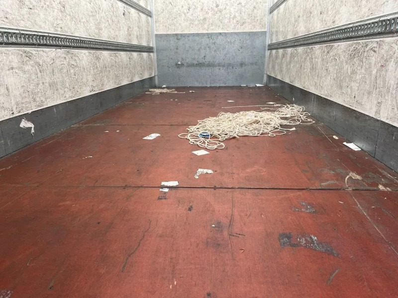 بصندوق مغلق شاحنة DAF LF 210 FA 12 TN: صور 16