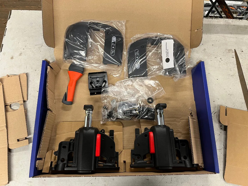 DAF Nightlock set XF106 - باب و قطع الغيار - شاحنة: صور 5 DAF Nightlock set XF106 - باب و قطع الغيار - شاحنة: صور 5