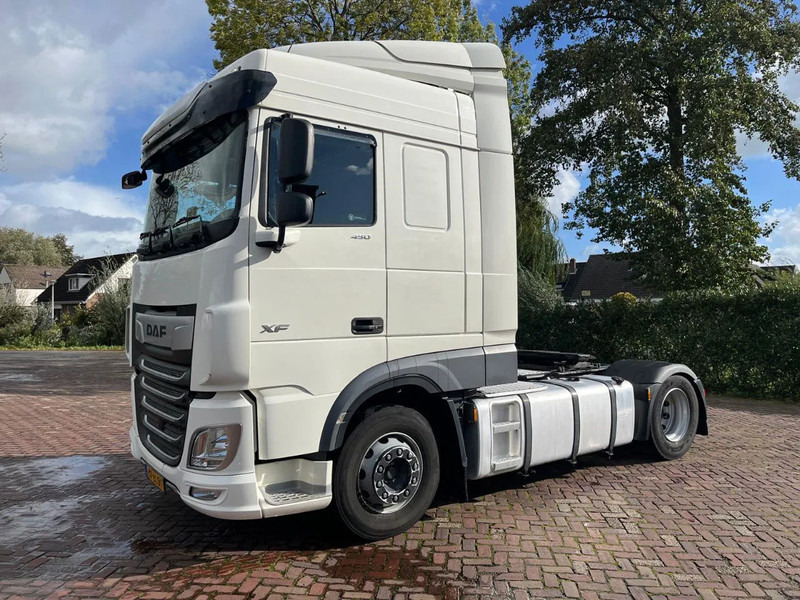 DAF XF 450 FT - شاحنة جرار: صور 1 DAF XF 450 FT - شاحنة جرار: صور 1