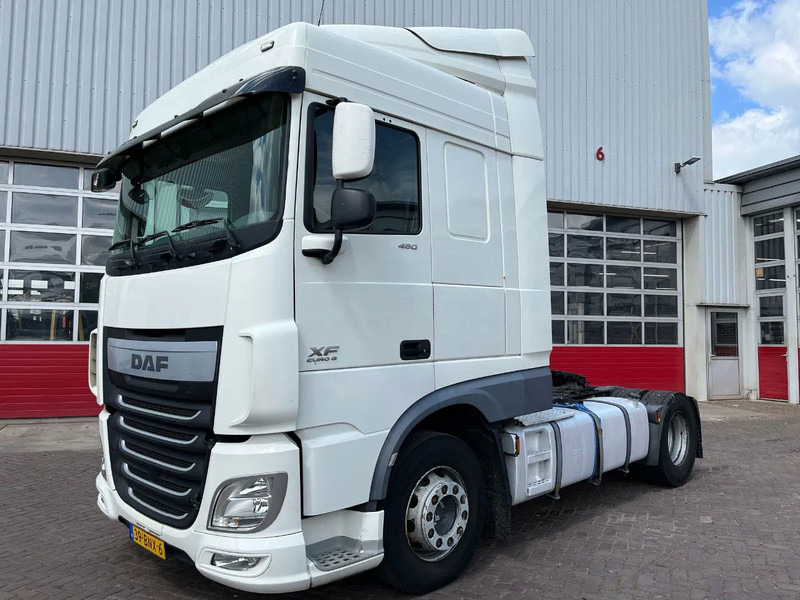 DAF XF 460 FT - شاحنة جرار: صور 1 DAF XF 460 FT - شاحنة جرار: صور 1