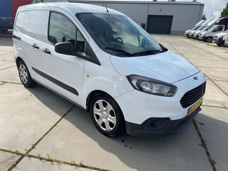 Ford Transit Courier 1.5 EURO 6 - فان المدمجة: صور 1 Ford Transit Courier 1.5 EURO 6 - فان المدمجة: صور 1