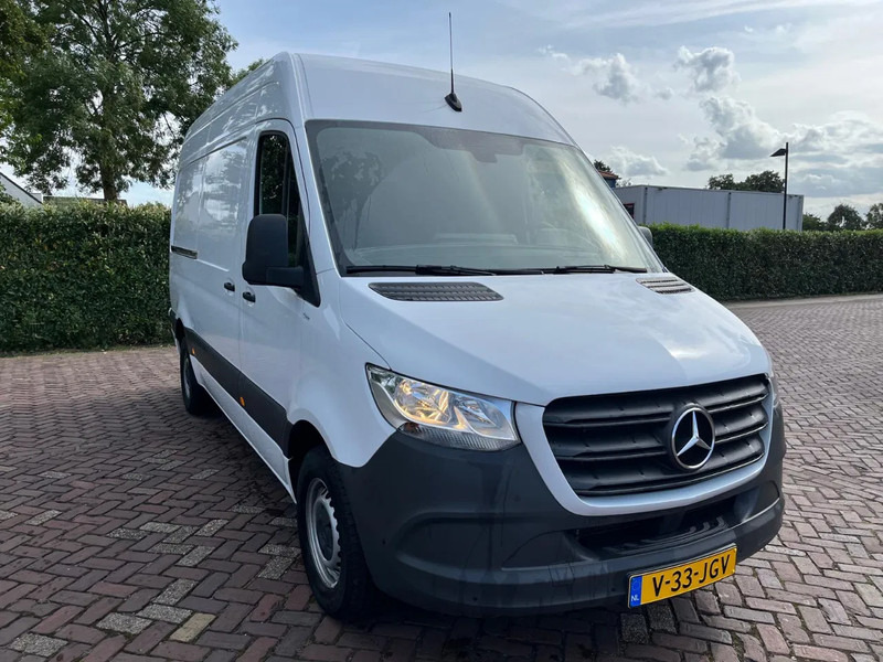 Mercedes-Benz Sprinter 317 1.9 CDI L2H1 - فان, الشاحنات الصغيرة كابينة مزدوجة: صور 4 Mercedes-Benz Sprinter 317 1.9 CDI L2H1 - فان, الشاحنات الصغيرة كابينة مزدوجة: صور 4