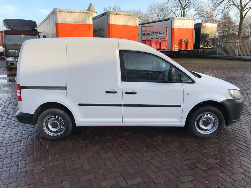 Volkswagen Caddy 1.6 - فان: صور 4 Volkswagen Caddy 1.6 - فان: صور 4