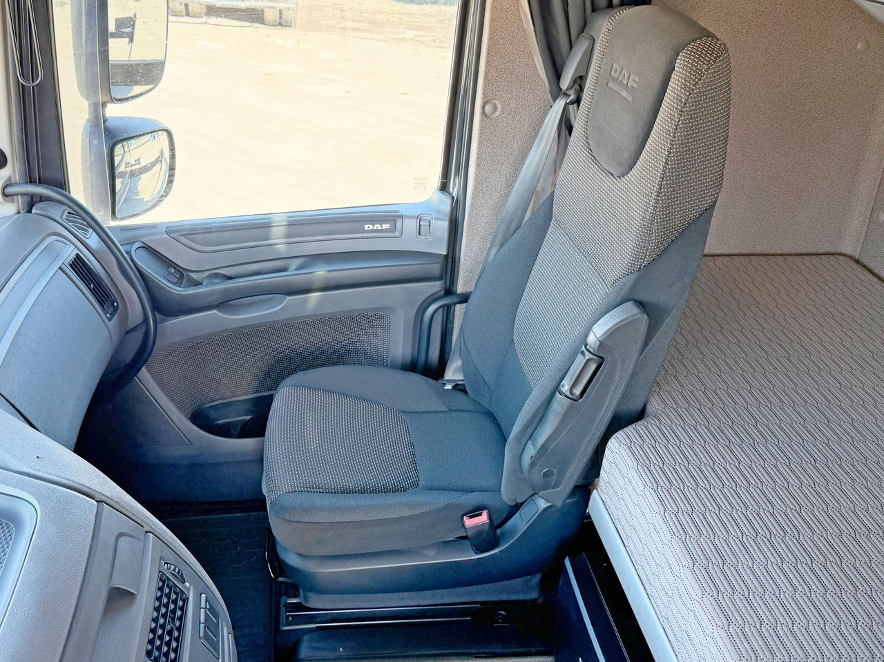 شاحنة جرار DAF XF 510 * Sattelzugmaschine  * PK 33002-EH G+FUNK: صور 9