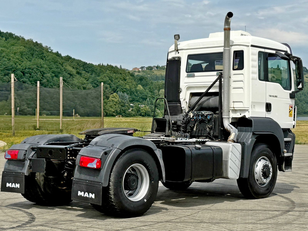 MAN TGS 18.360 * Sattelzugmaschine * 4x4 * TOP - شاحنة جرار: صور 4 MAN TGS 18.360 * Sattelzugmaschine * 4x4 * TOP - شاحنة جرار: صور 4
