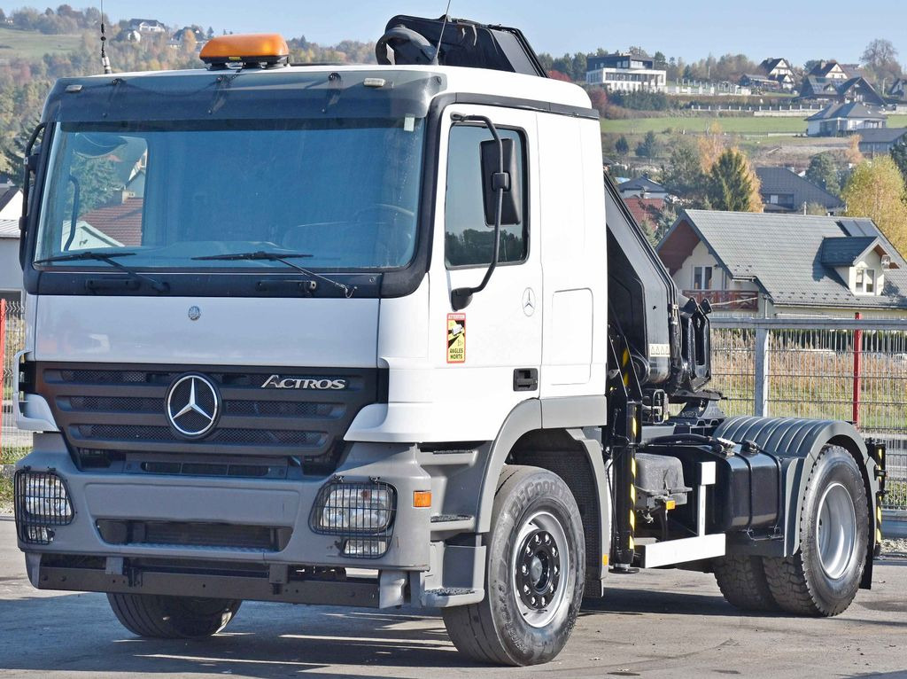 Mercedes-Benz ACTROS 1844 * Sattelzugmaschine *HIAB 330-5/FUNK - شاحنة جرار: صور 3 Mercedes-Benz ACTROS 1844 * Sattelzugmaschine *HIAB 330-5/FUNK - شاحنة جرار: صور 3
