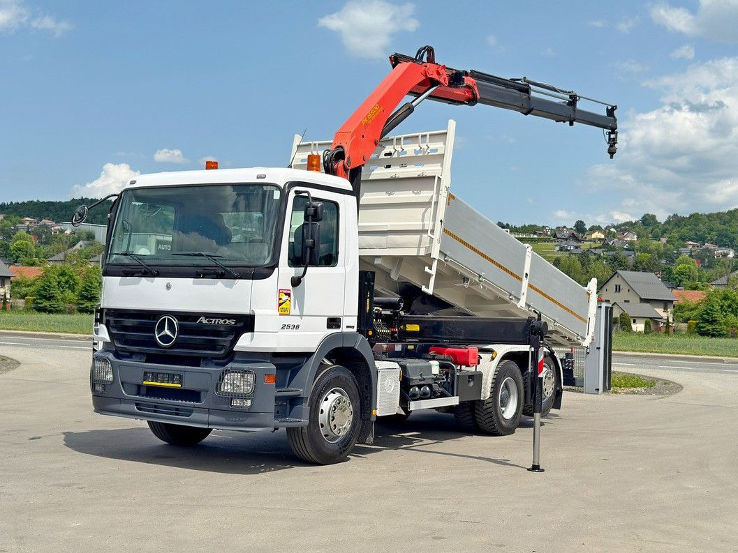 Mercedes-Benz ACTROS 2536* KIPPER 5,30m * PK 15500 + FUNK* TOP - شاحنة كرين: صور 2 Mercedes-Benz ACTROS 2536* KIPPER 5,30m * PK 15500 + FUNK* TOP - شاحنة كرين: صور 2