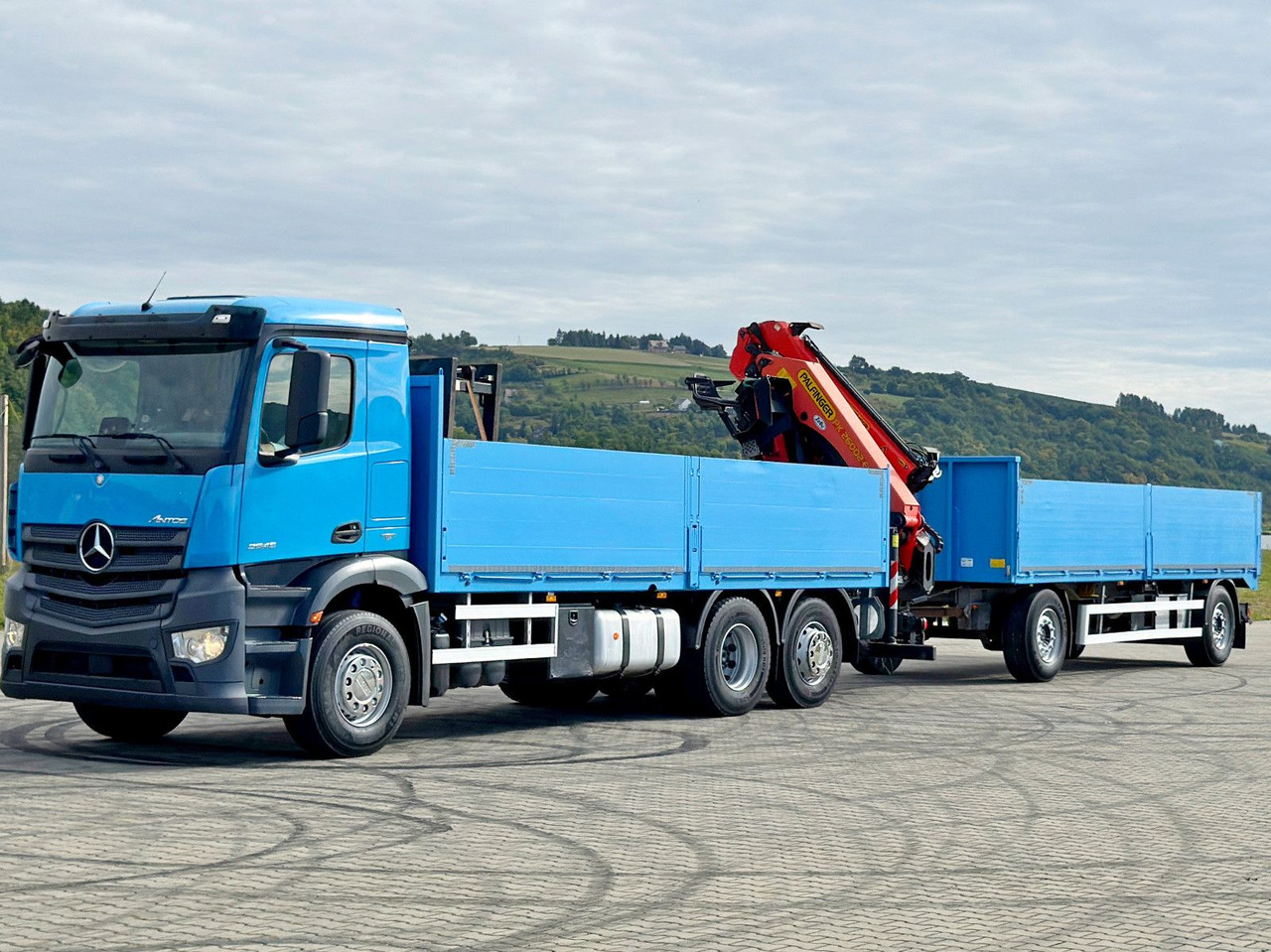 Mercedes-Benz ANTOS 2545*PK 26002-EHE+JIB PJ060A+Anhänger/FUNK - شاحنة كرين: صور 4 Mercedes-Benz ANTOS 2545*PK 26002-EHE+JIB PJ060A+Anhänger/FUNK - شاحنة كرين: صور 4