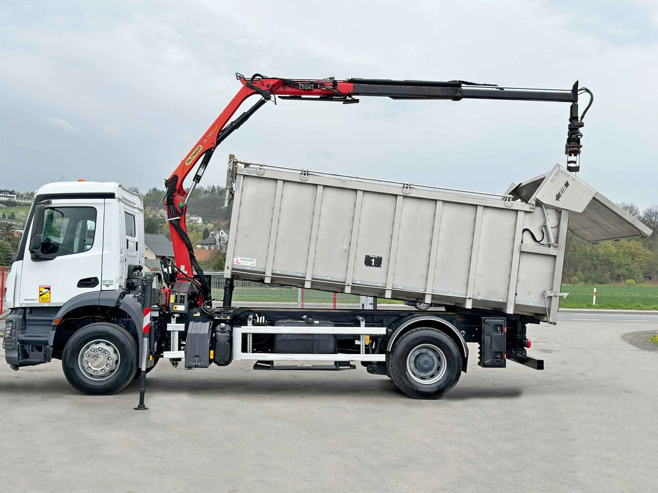 Mercedes-Benz AROCS 1830* KIPPER 5,00m * PK 7.501 SLD A + FUNK - شاحنة كرين: صور 5 Mercedes-Benz AROCS 1830* KIPPER 5,00m * PK 7.501 SLD A + FUNK - شاحنة كرين: صور 5