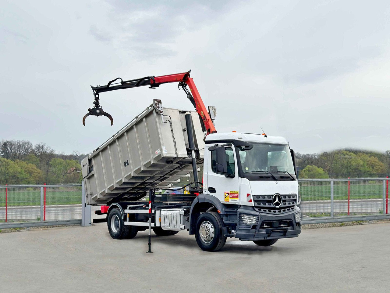 Mercedes-Benz AROCS 1830* KIPPER 5,00m * PK 7.501 SLD A + FUNK - قلابات, شاحنة كرين: صور 2 Mercedes-Benz AROCS 1830* KIPPER 5,00m * PK 7.501 SLD A + FUNK - قلابات, شاحنة كرين: صور 2