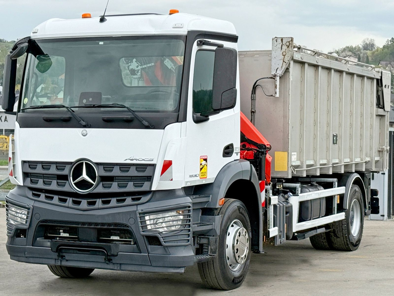 Mercedes-Benz AROCS 1830* KIPPER 5,00m * PK 7.501 SLD A + FUNK - شاحنة كرين: صور 4 Mercedes-Benz AROCS 1830* KIPPER 5,00m * PK 7.501 SLD A + FUNK - شاحنة كرين: صور 4