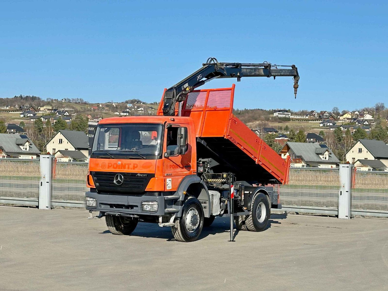 Mercedes-Benz AXOR 1829 * HIAB 1111 HIDUO + FUNK * TOP * 4x4 - قلابات, شاحنة كرين: صور 2 Mercedes-Benz AXOR 1829 * HIAB 1111 HIDUO + FUNK * TOP * 4x4 - قلابات, شاحنة كرين: صور 2