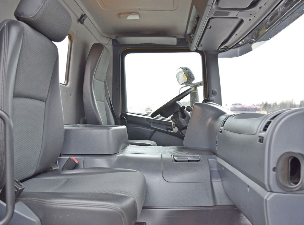 Interior photo 2: قلابات Scania P 410 Kipper 4,20m + BORDMATIC / TOPZUSTAND Scania P 280 Kipper 4,20m + BORDMATIC / TOPZUSTAND