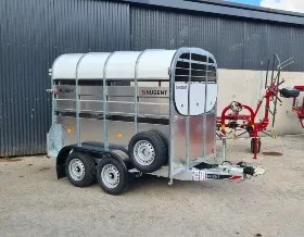 8 x 5 Nugent Livestock Trailer - شاحنة نقل المواشي مقطورة: صور 1 8 x 5 Nugent Livestock Trailer - شاحنة نقل المواشي مقطورة: صور 1